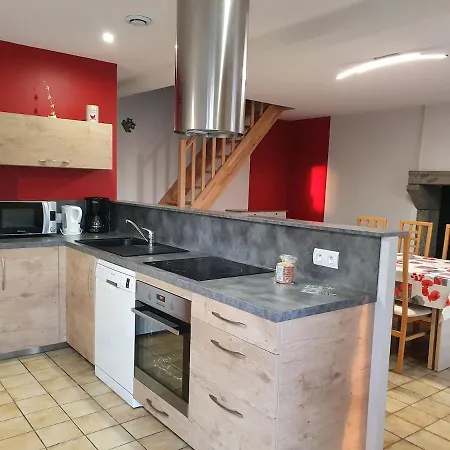 Du Petit Marchais بيت للعطل *